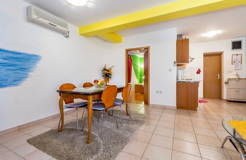 Apartment Ellis Premantura Exterior photo