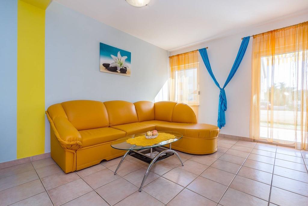 Apartment Ellis Premantura Exterior photo
